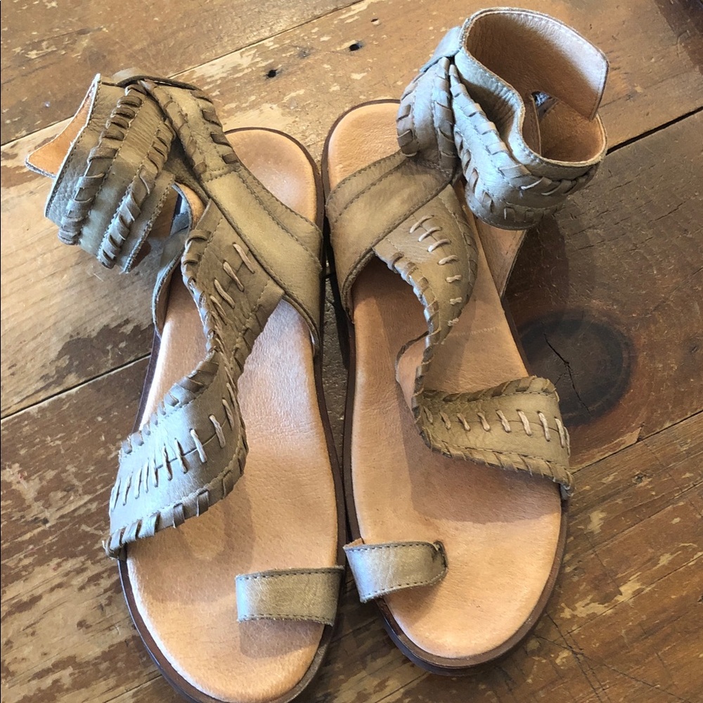 Veracruz gladiator Stylish Tan Sandals for Women